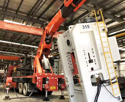 珙县附近随车吊出租，轻松解决运输难题